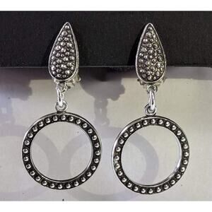 Vintage 1960 1970s silvertone black round dangle drop clip on earrings marcasite